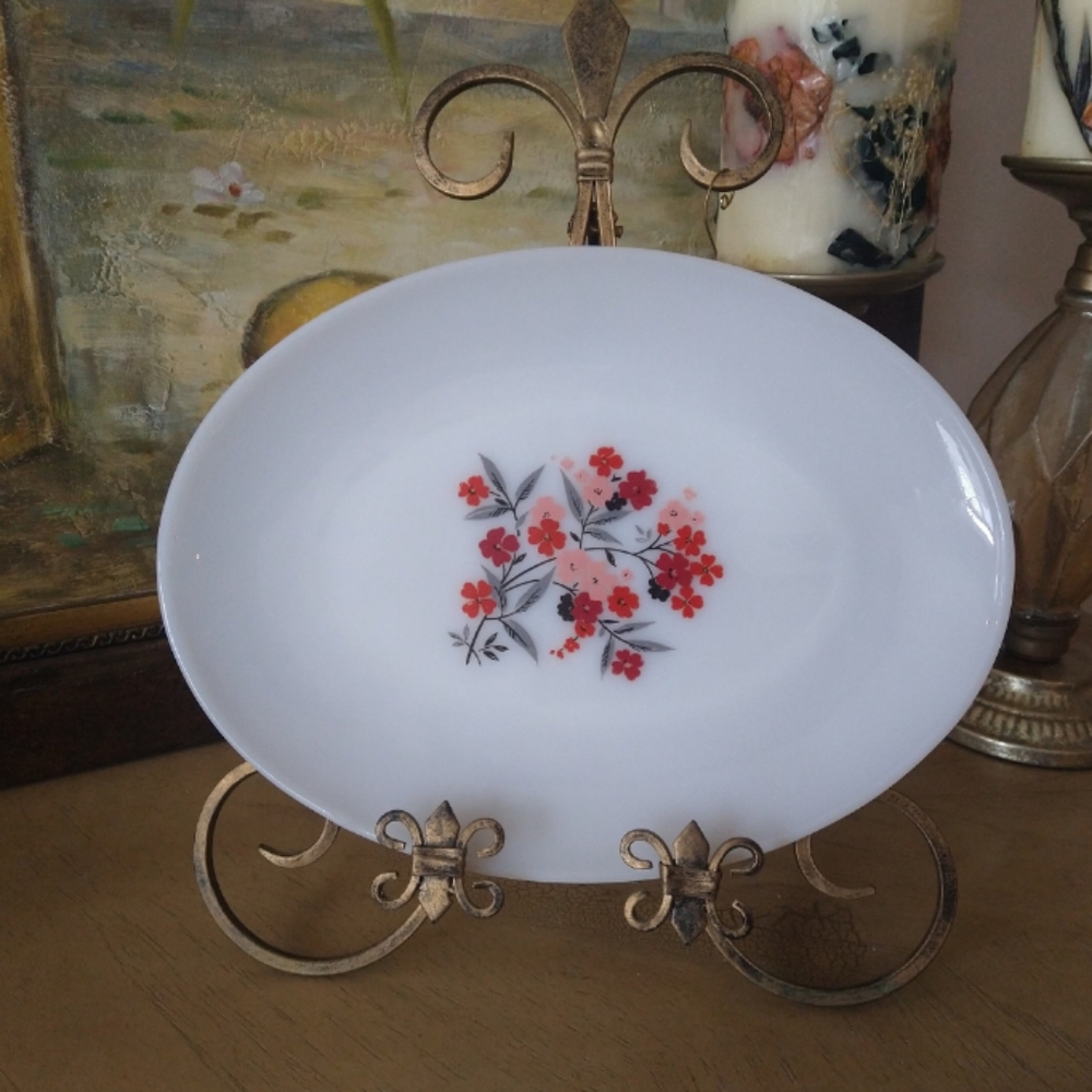 Authentic Beautiful vintage FireKing serving dish